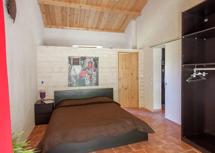 Charming Villa In Poggio Mezzana Near Beach فيلة *