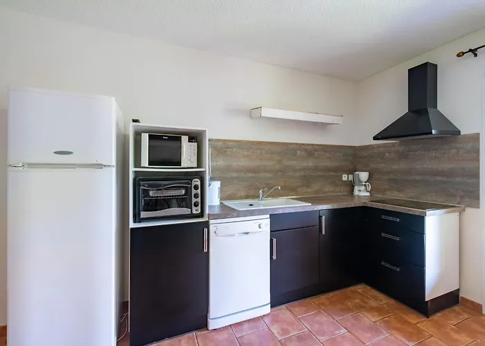 Charming Villa In Poggio Mezzana Near Beach فيلة سانتا لوسيا دى مورياني