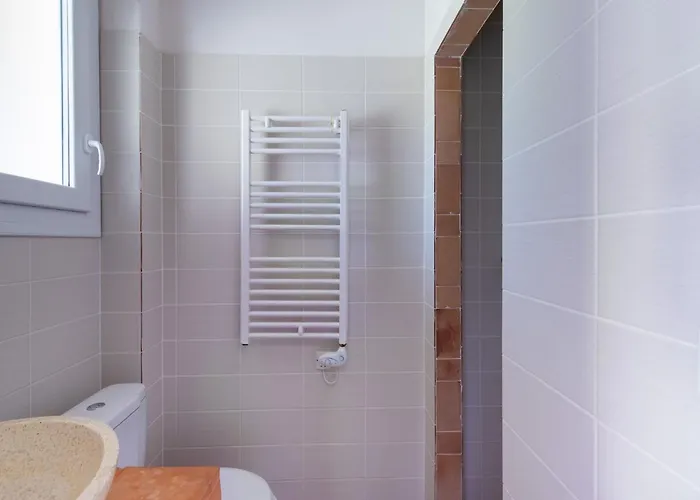 Charming Villa In Poggio Mezzana Near Beach فيلة *