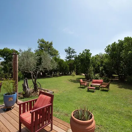 Villa Charming Villa In Poggio Mezzana Near Beach